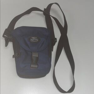 Tamrac Blue Tek Digital Camera Bag with adjustable strap / preowned